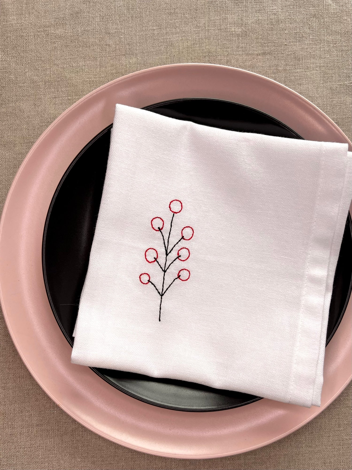 Berry design Christmas embroidered cotton napkin